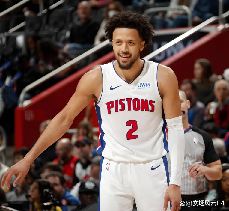 爱游戏-太狠了！底特律活塞集结日刷新队史纪录洛杉矶快船主帅复盘备战CBA常规赛，集结日调整名单引欢呼的简单介绍-爱游戏